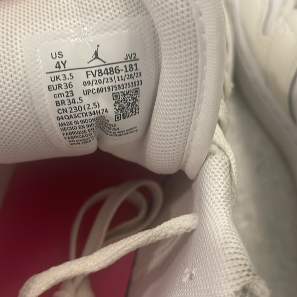 Jordan 1 - Picture 4 of 8